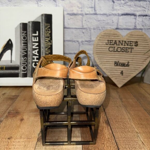 Taos Footwear Trulie Sandals camel size 9-9.5 - Picture 7 of 10